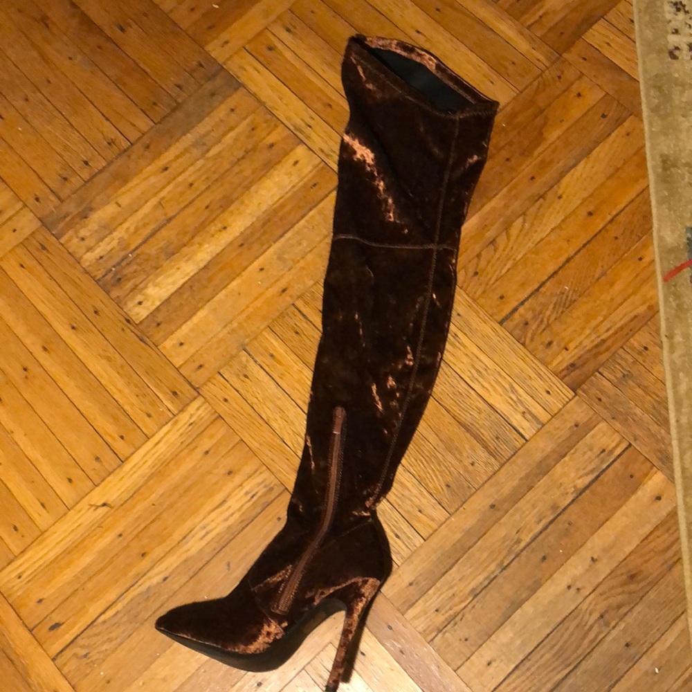 NEW RUST BROWN VELVET BOOT